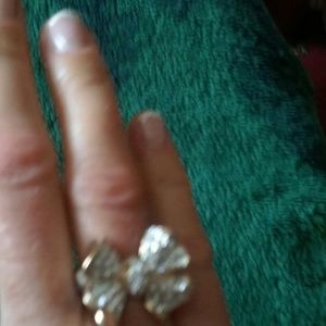 Cubic Zironia bow ring size 7